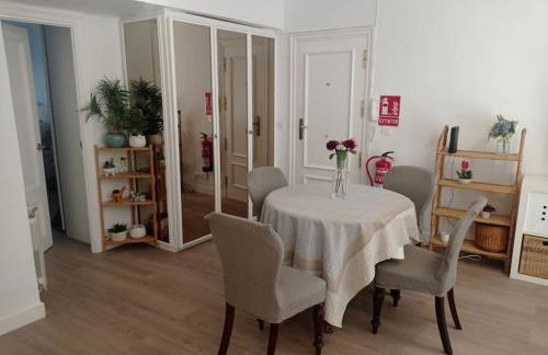 Piso con terraza junto a la playa - Foto 3