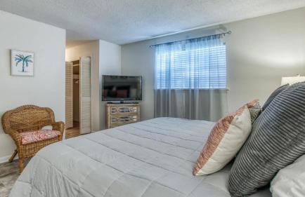 Cozy renovated ground floor unit - Golf Villa - on the Golf Course - Photo 21