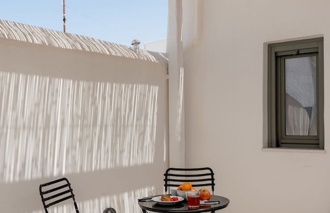 aniko suites White Alley - Photo 26