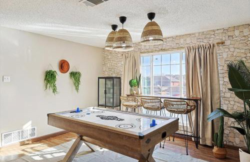 Luxury 5BR Getaway w Pool Hot Tub & Cinema - Foto 5