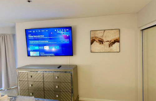 Mid-City Charm 2BR Near LAs Hotspots! - Foto 41