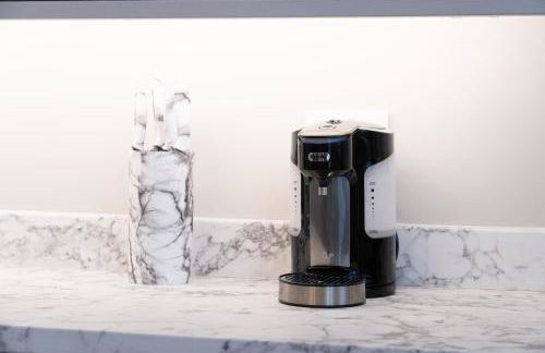 The Regal Apartment - Photo 9