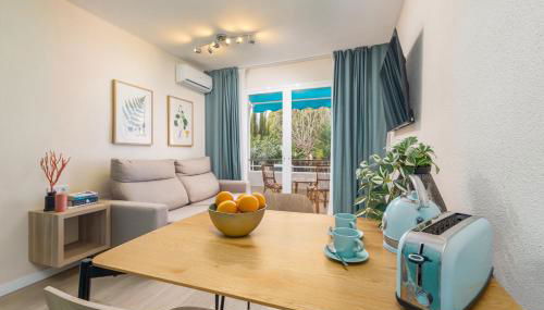 Beachfront Tiffany Design Apartment - Photo 3