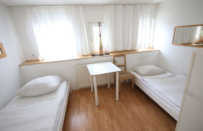 a-domo Apartments Oberhausen - Budget Apartments & Flats - short & longterm - single & grouptravel - Photo 2