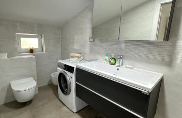Bee House Suite - Brand New Apartment 100 m from Sea - Photo 16