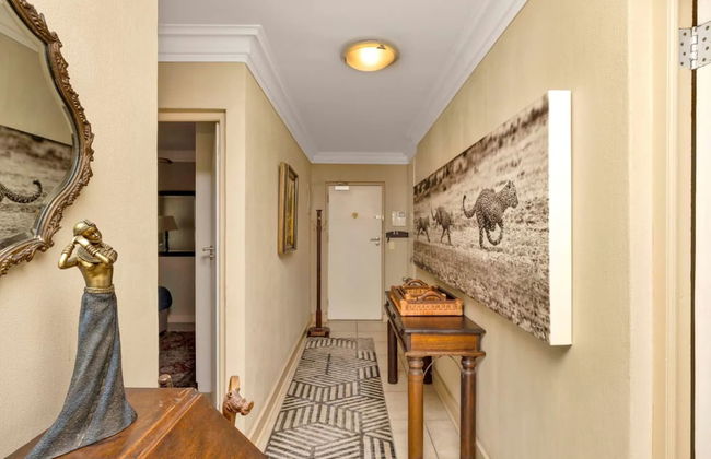 Bright and Stylish Beachfront Apartment - Foto 18