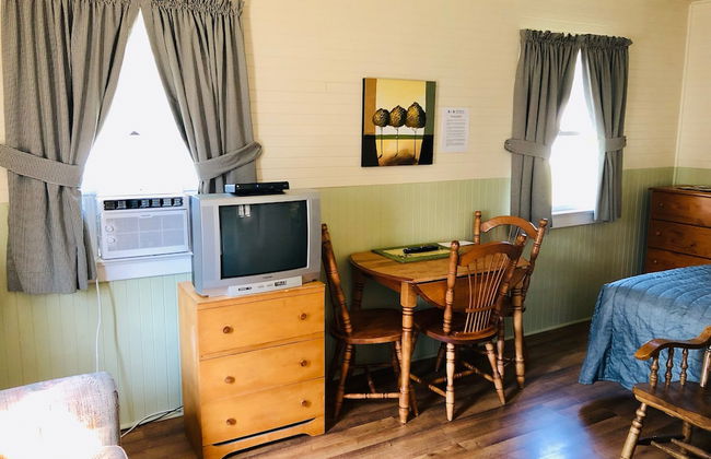 Green Gables Bungalow Court - Photo 9