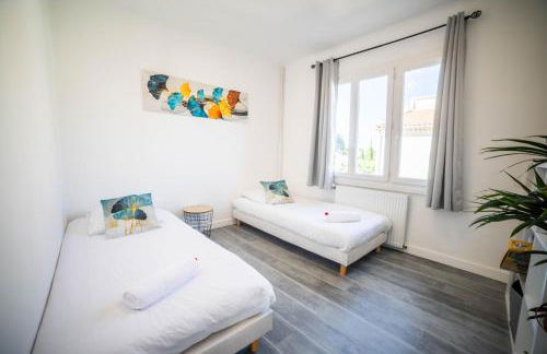 COSYFAMILY 1er étage Piscine -WIFI- NEUF-FAMILLE -15MIN PLAGE - TOP PROS SERVICESConciergerie - Foto 10