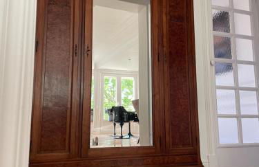 Apparemment luxueux niché dans les arbres - Foto 12