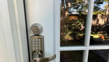 Cozy loft with parking and private patio w/ grill - Foto 3