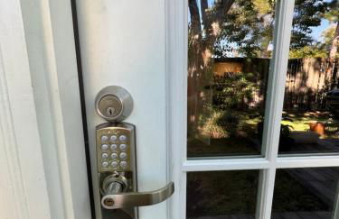 Cozy loft with parking and private patio w/ grill - Foto 3