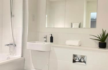 Premier Suite- Bedford city centre with free gym & parking - Foto 7