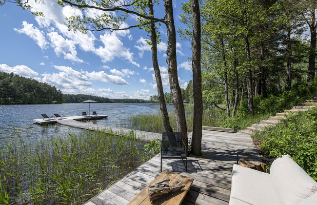 The Lake. Unique Waterfront Villa - Photo 59