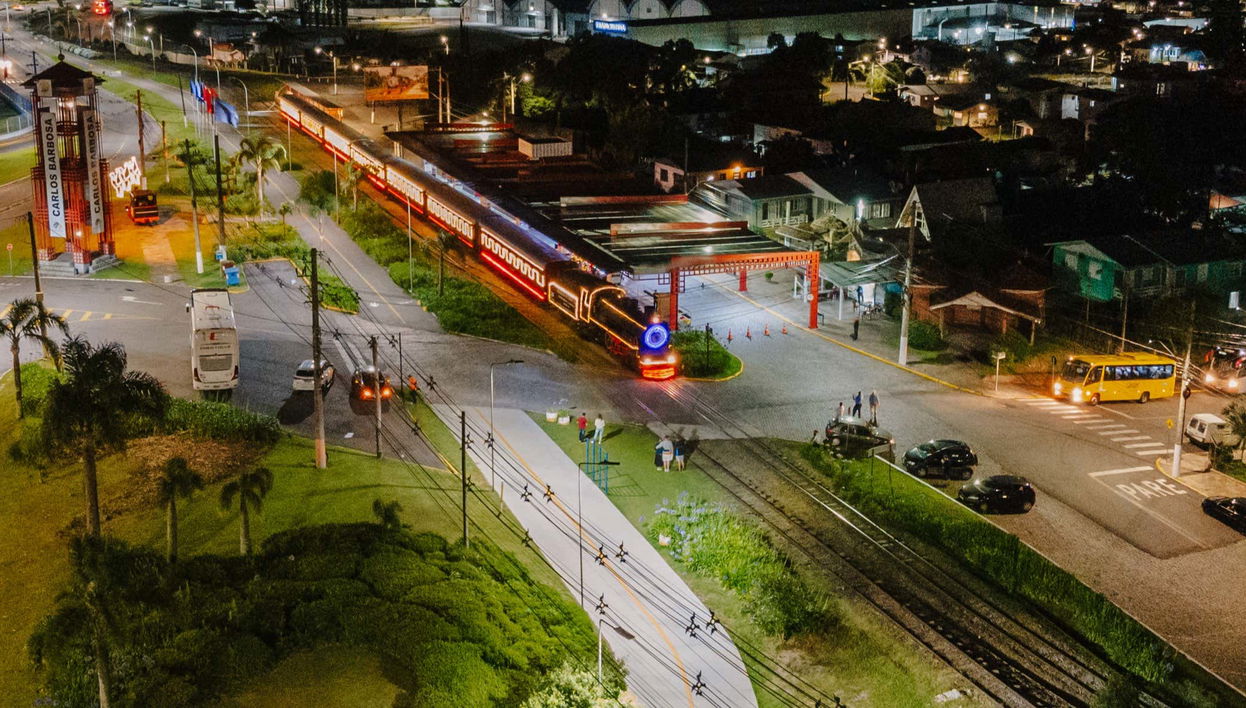 Maria Fumaça Christmas Train Ride + Epopeia Italiana - Foto 1