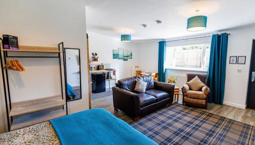 Modern Barn Conversion - Photo 5