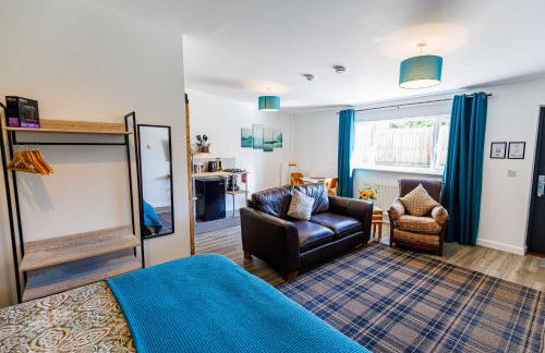 Modern Barn Conversion - Photo 5