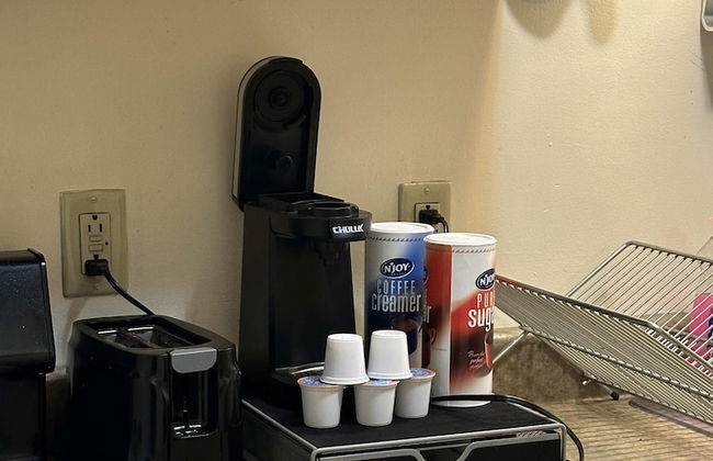 2 Bedroom Downtown Apt City Views Park Walk - Photo 6