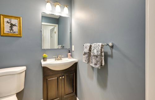 Walk to Shops and Dining Glen Cove Apt with Yard! - Photo 20