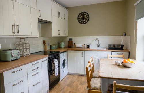 Acorn Apartment - Photo 4