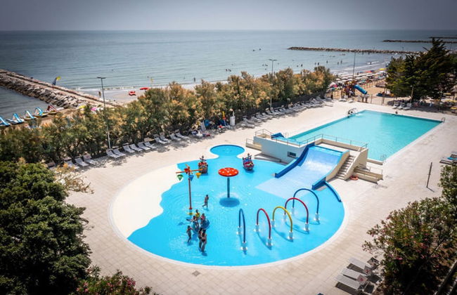 Bungalow in Caorle With Garden Furniture - Foto 11