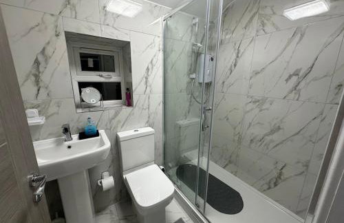 2 Bedroom Apartment - Near CoOp Live & Etihad Stadium - Foto 2