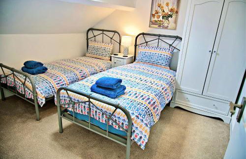 Harbour & Mountain Views, Porthmadog House, Sleeps 9, 4 Bedrooms, Two and Half Bathrooms - Photo 11