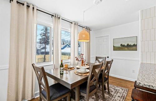 Spacious 4BR Home by Dtown Royal Oak - Photo 30