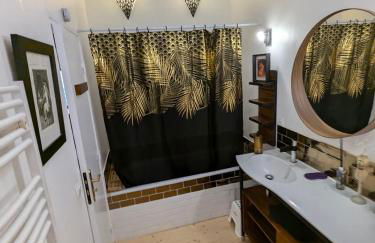 Charme, vue et piscine naturelle - Foto 10