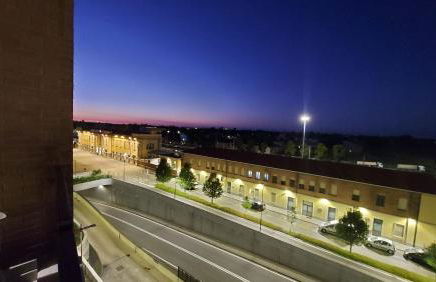 Tiny House Tower - Photo 64