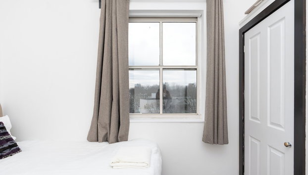 Modern 2-bed Home - Sleeps 6 & Free Parking - Foto 2, Habitación