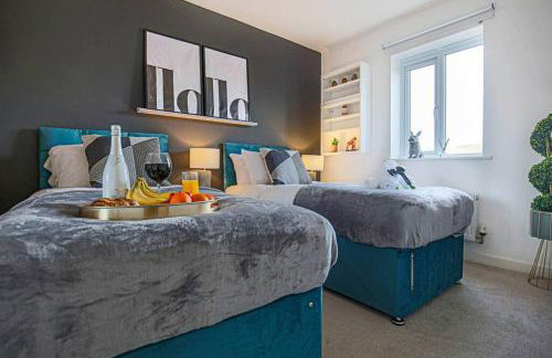 Stylish House with Smart TVs and Netflix, Fast Wifi, Free Parking and Garden by Yoko Property - Foto 11