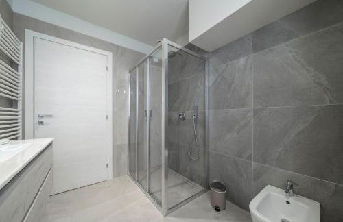 Front Lake Como - 3 Bedrms with AC, Free Parking and Wifi - Foto 27