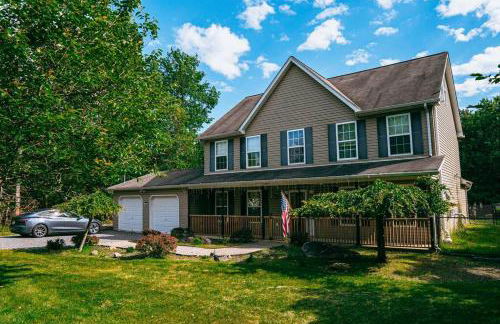 Gorgeous Cozy 5 Bedroom House with Hottub,Lake,Pool - Foto 1