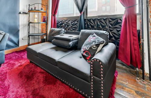 Beautiful 'Rose Themed' Loft Near Downtown Detroit apts - Foto 7