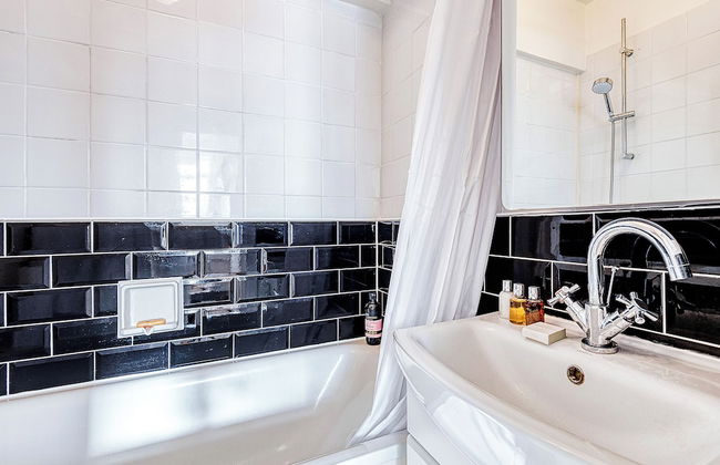 Hardwood Home - Foto 11