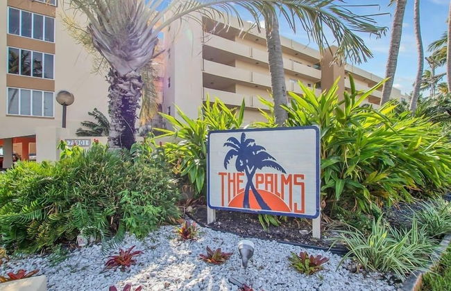 Updated Unit With Beautiful Florida Bay Sunsets 1 Bedroom Condo by RedAwning - Photo 40
