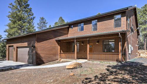3 Mi to Rainbow Lake: Home w/ Hot Tub & Deck - Foto 3