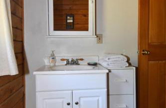 Whispering Hills -- Pet Friendly - Hot Tub - Grill - Wifi - Fire Pit - Covered Porch - Screen Porch - Fireplace - View - Billiard Table - Game room - Foto 16