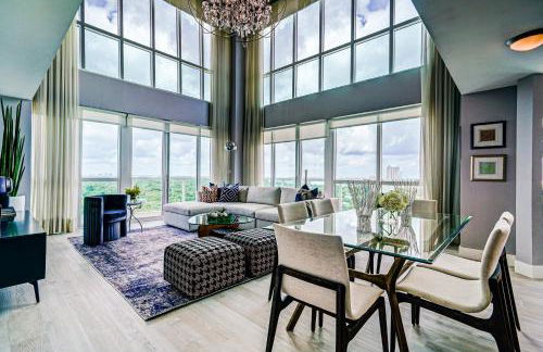 Luxury 2-story Penthouse located in Coconut Grove Hotel-includes Parking - Foto 1