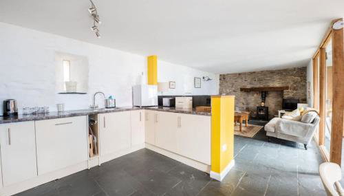 St Davids Hideaway with Roll-top Bath & Log Burner - Foto 4