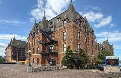 King Bed, Near DT and Best Restaurants, Pets OK! - Foto 48