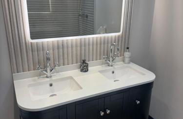 Holt GRDN House A beautiful 1 bedroom house with freestanding bathtub and log burners - Foto 16