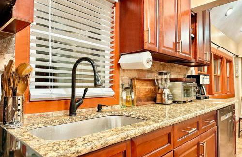 Chic Chalet River Views & Access - Foto 24