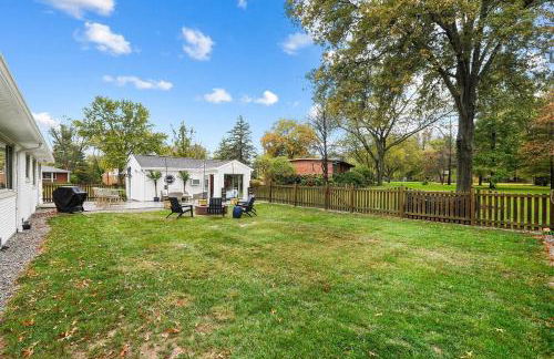 The Sleepy Tiki - game room, tiki lounge, firepit - Foto 60