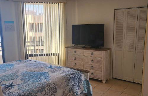 Coastline Penthouse Condo - Foto 12