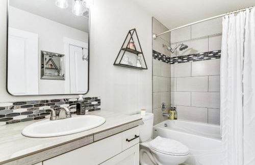 7 Mi to Vancouver Waterfront Sleek Home with Yard! - Foto 14