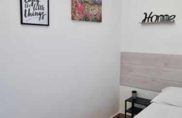 CITY HOUSE & FREE PARKING by Perry-Holiday moderno, panoramico e comodo fino a 6 ospiti - Foto 21