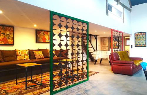 "La Case" - Magnifique ferme rénovée au cœur de la nature - Piscine privée sans vis-à-vis - Vue dégagée - Jardin - Stationnements gratuits devant la propriété - Belles prestations - Foto 38