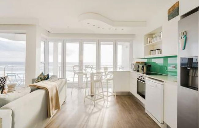 Beautiful Holiday Apartment Overlooking the Beach Modoco - Foto 14