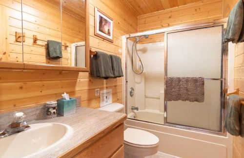 Cozy Henrys Lake Escape - 20 Miles to Yellowstone! - Foto 16